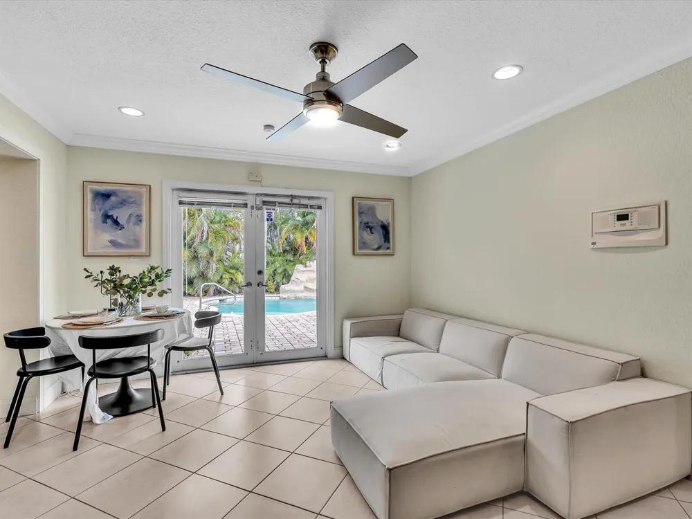 11 FOREST HILLS LANE Boca Raton, FL 33431