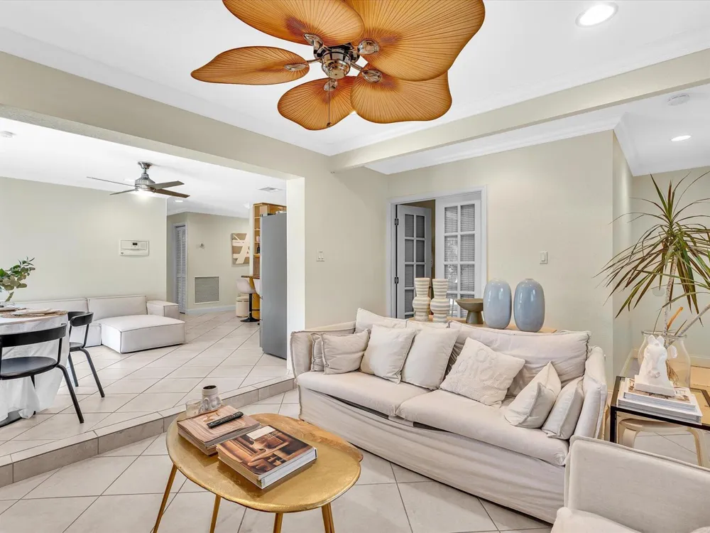 11 FOREST HILLS LANE Boca Raton, FL 33431