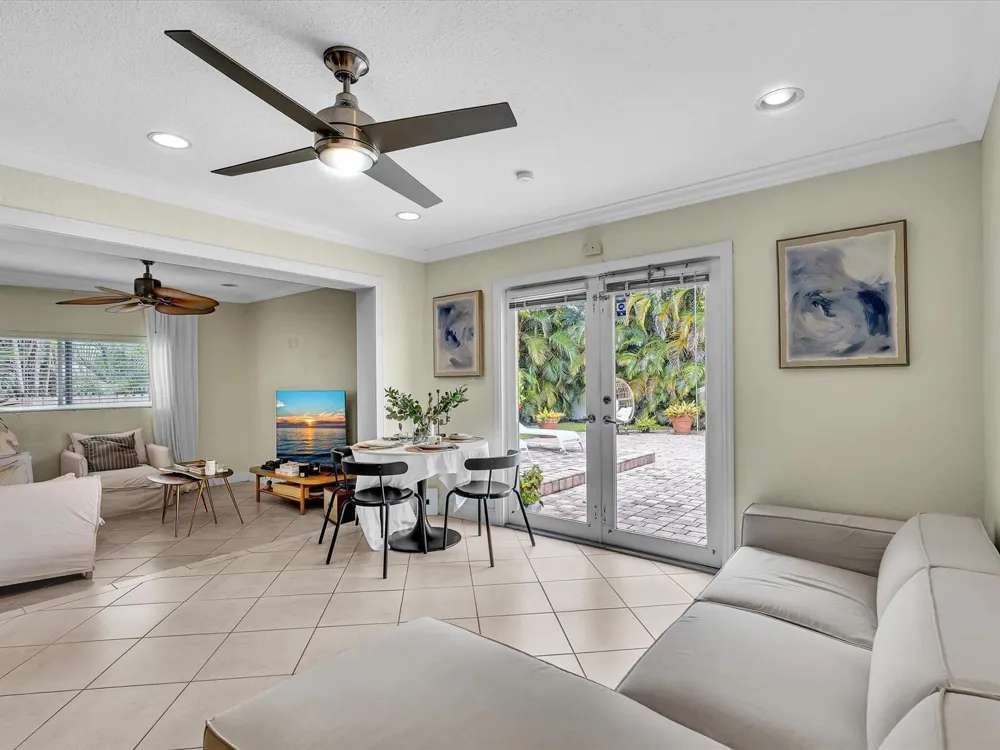 11 FOREST HILLS LANE Boca Raton, FL 33431