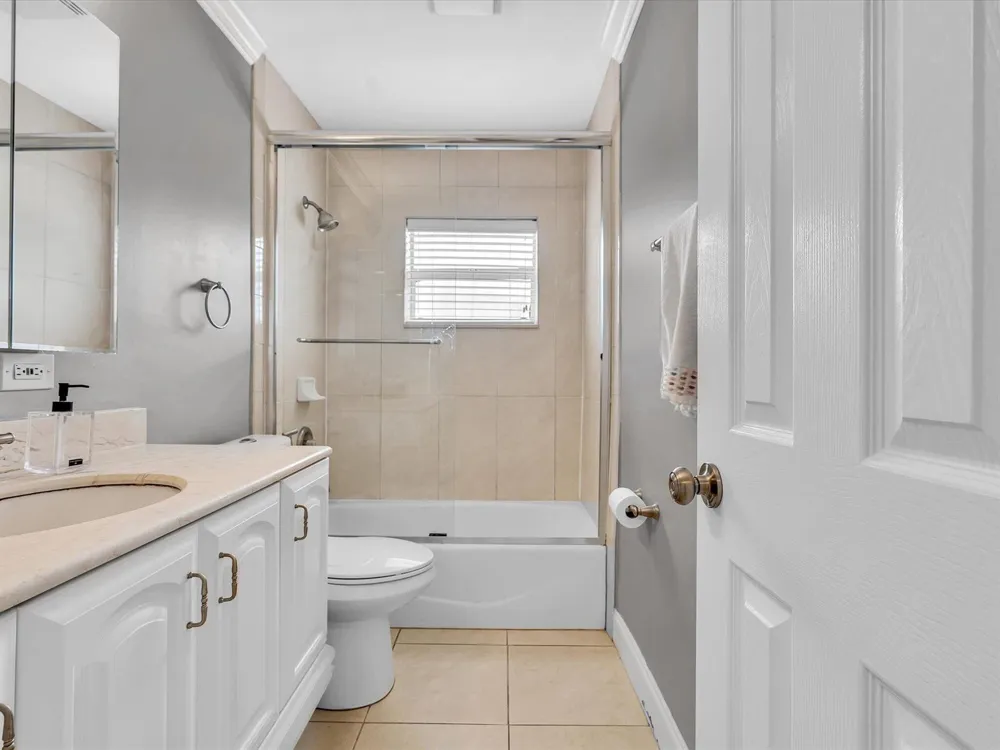 11 FOREST HILLS LANE Boca Raton, FL 33431