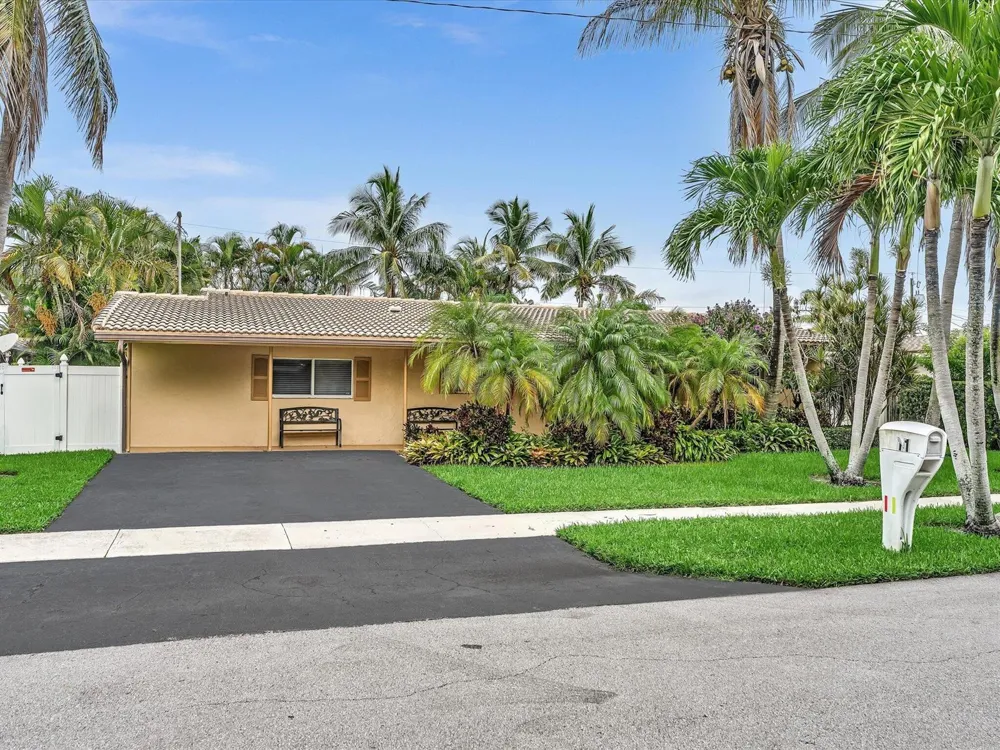 11 FOREST HILLS LANE Boca Raton, FL 33431