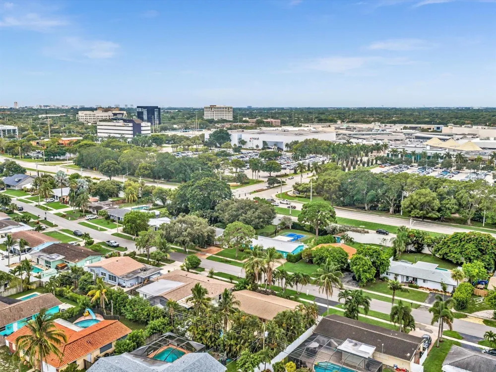 11 FOREST HILLS LANE Boca Raton, FL 33431
