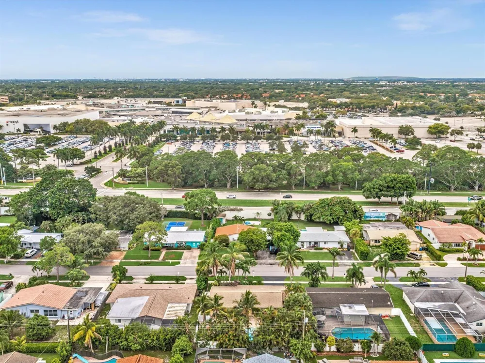 11 FOREST HILLS LANE Boca Raton, FL 33431