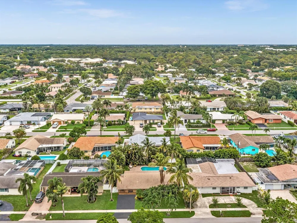 11 FOREST HILLS LANE Boca Raton, FL 33431