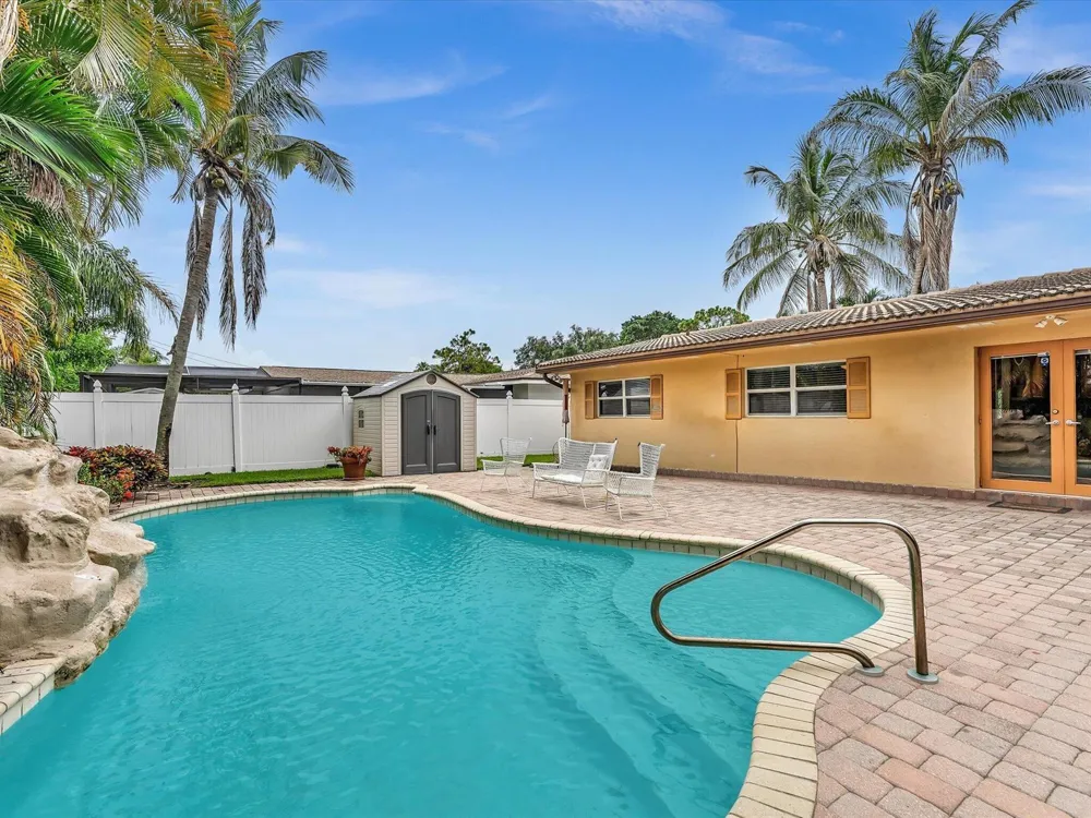 11 FOREST HILLS LANE Boca Raton, FL 33431