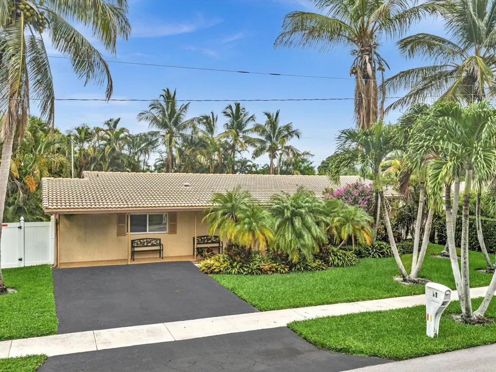 11 FOREST HILLS LANE Boca Raton, FL 33431