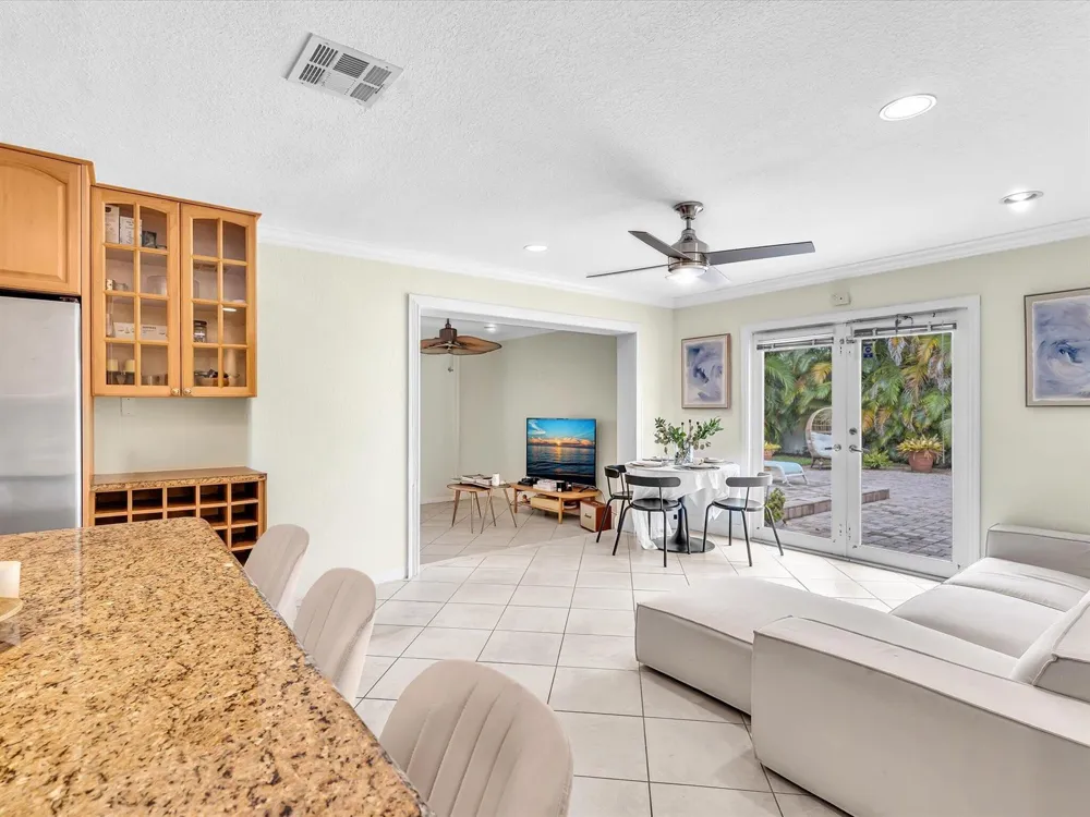 11 FOREST HILLS LANE Boca Raton, FL 33431