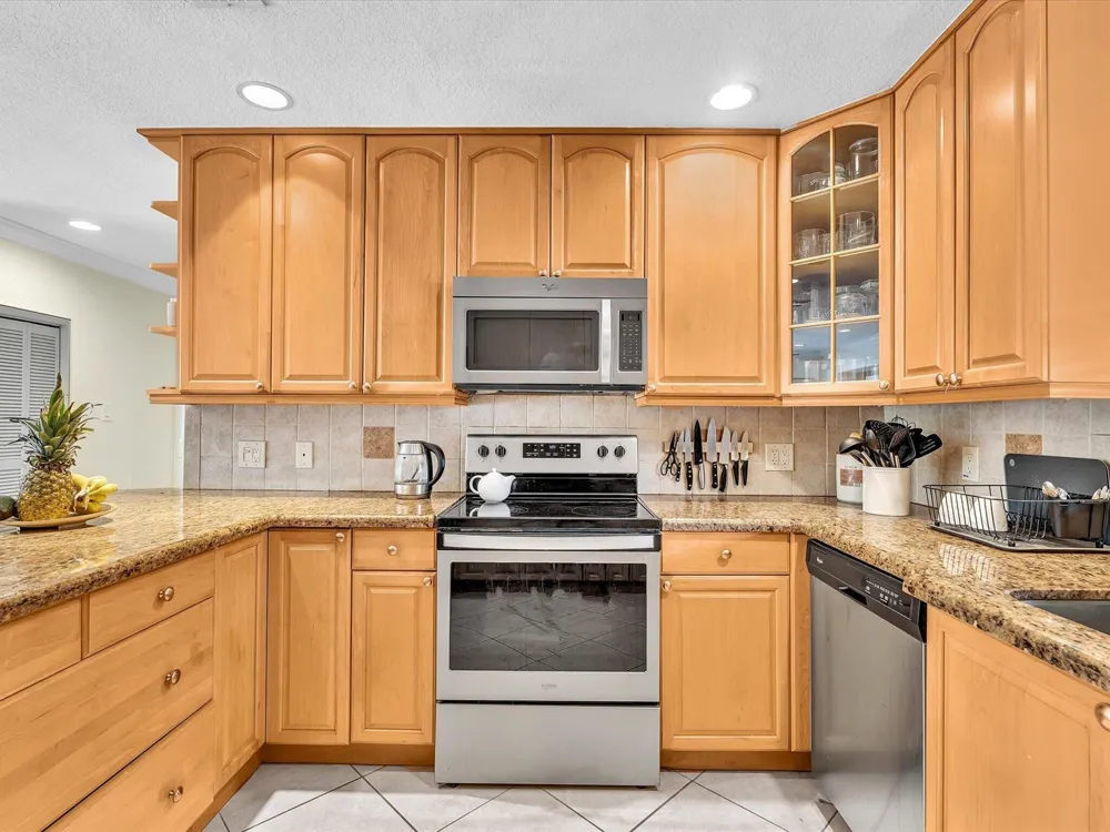 11 FOREST HILLS LANE Boca Raton, FL 33431