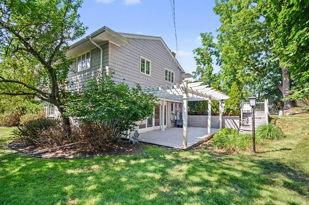 25800 Franklin Park Court Franklin Village, MI 48025
