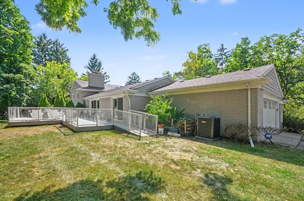 25800 Franklin Park Court Franklin Village, MI 48025