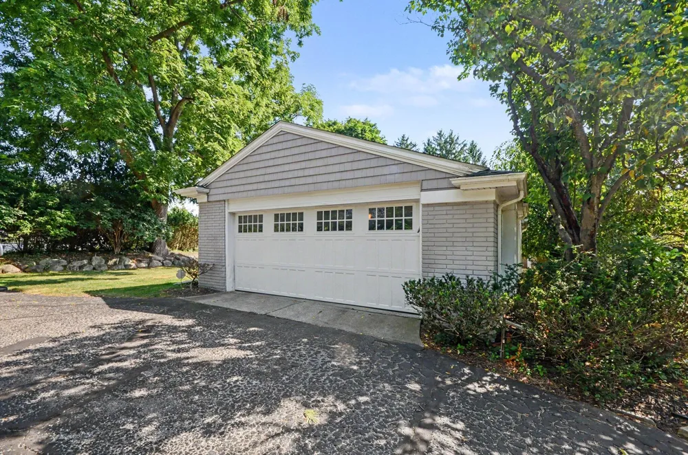 25800 Franklin Park Court Franklin Village, MI 48025