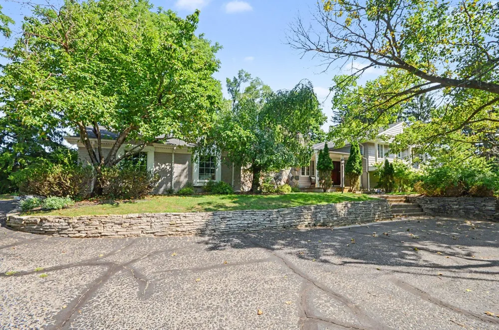 25800 Franklin Park Court Franklin Village, MI 48025