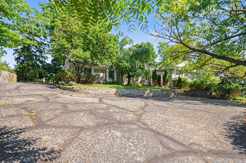 25800 Franklin Park Court Franklin Village, MI 48025