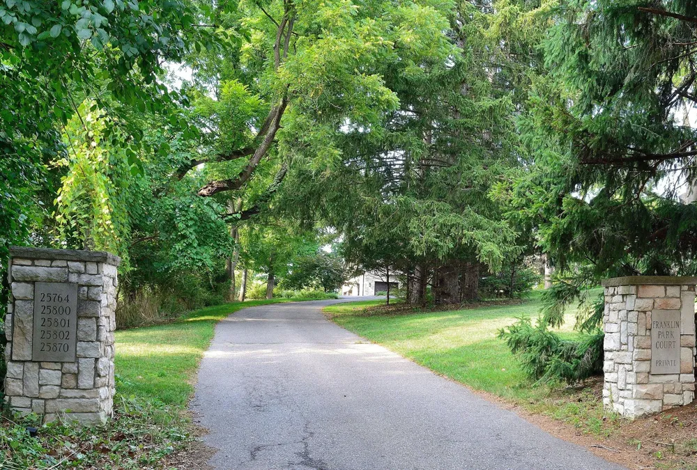 25800 Franklin Park Court Franklin Village, MI 48025