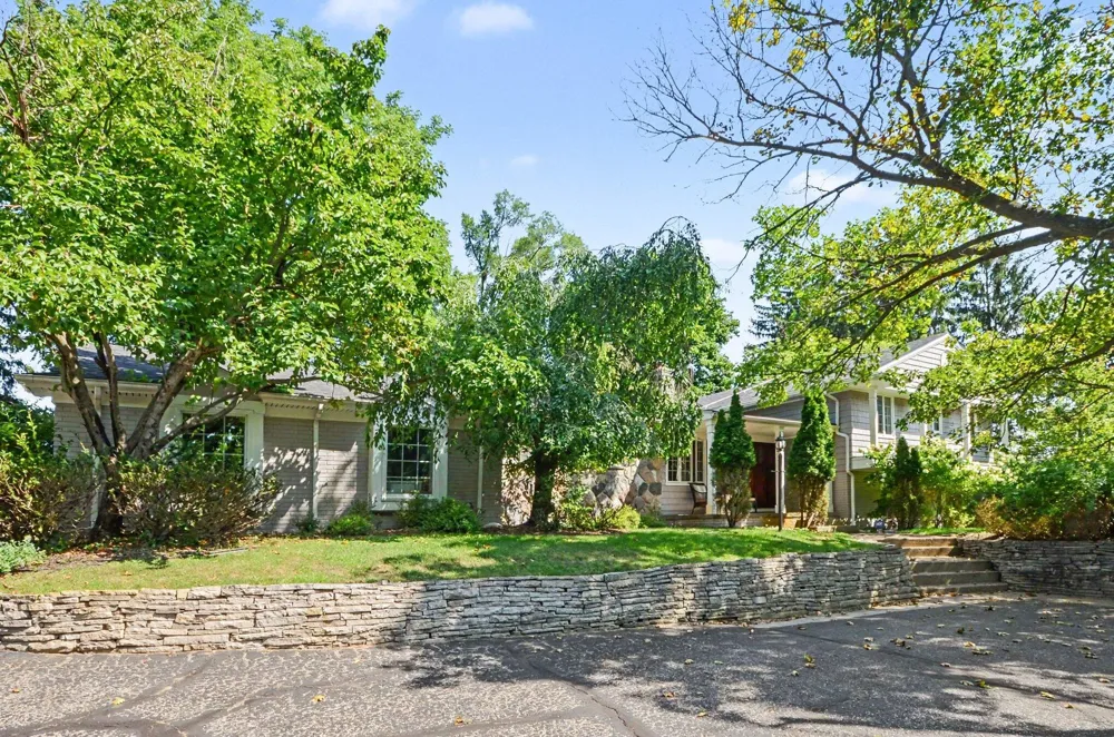 25800 Franklin Park Court Franklin Village, MI 48025