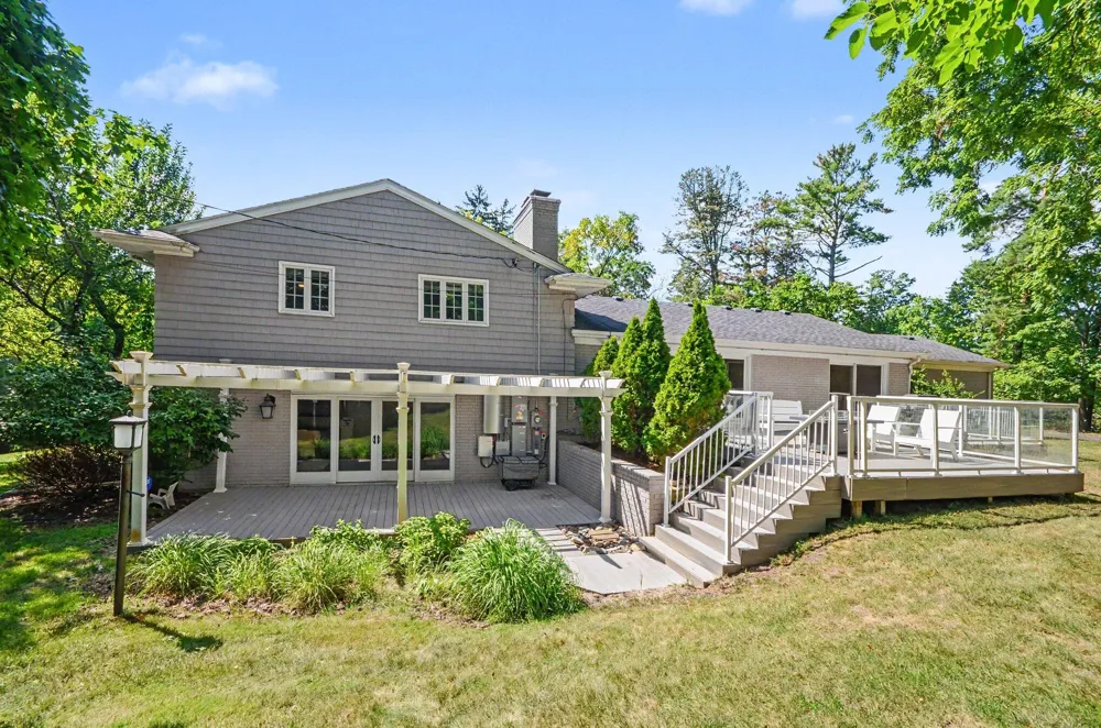 25800 Franklin Park Court Franklin Village, MI 48025