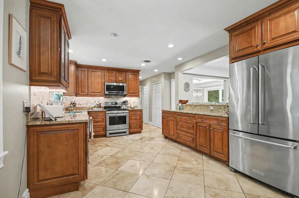 25800 Franklin Park Court Franklin Village, MI 48025