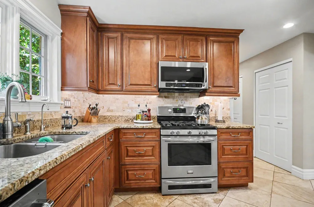 25800 Franklin Park Court Franklin Village, MI 48025