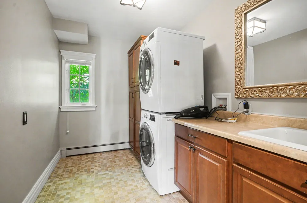 25800 Franklin Park Court Franklin Village, MI 48025