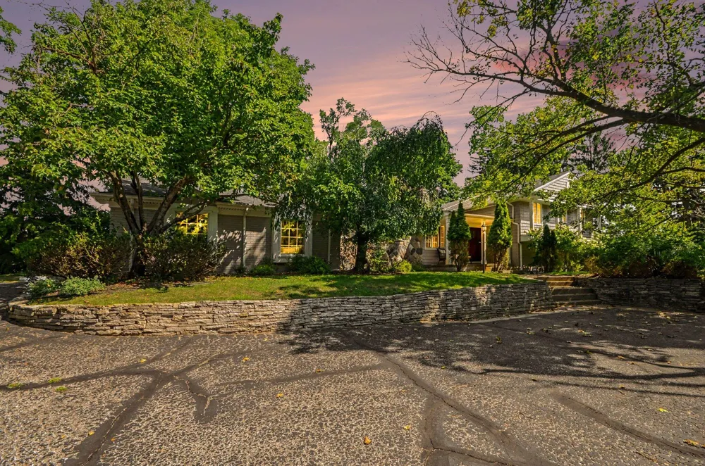 25800 Franklin Park Court Franklin Village, MI 48025
