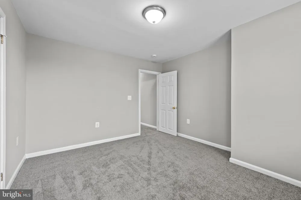 425 ILCHESTER AVENUE Baltimore, MD 21218