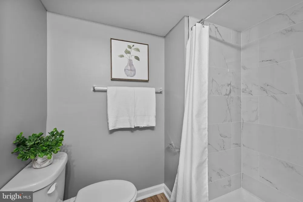 425 ILCHESTER AVENUE Baltimore, MD 21218