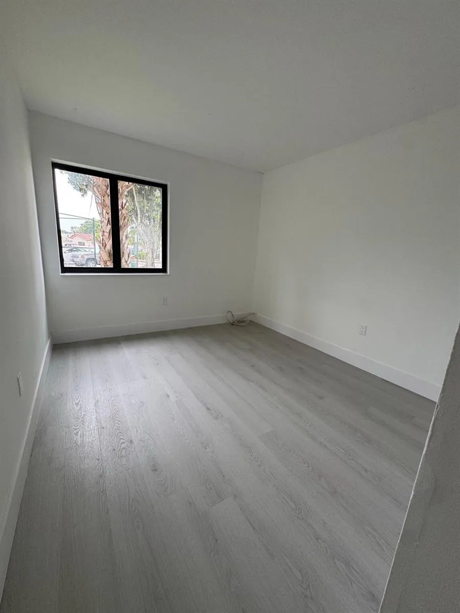 10229 NW 9th St Circle #103 Miami, FL 33172