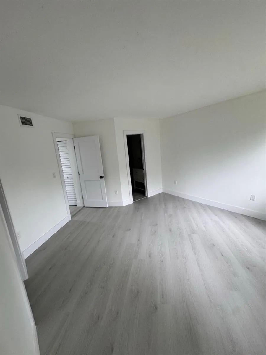 10229 NW 9th St Circle #103 Miami, FL 33172
