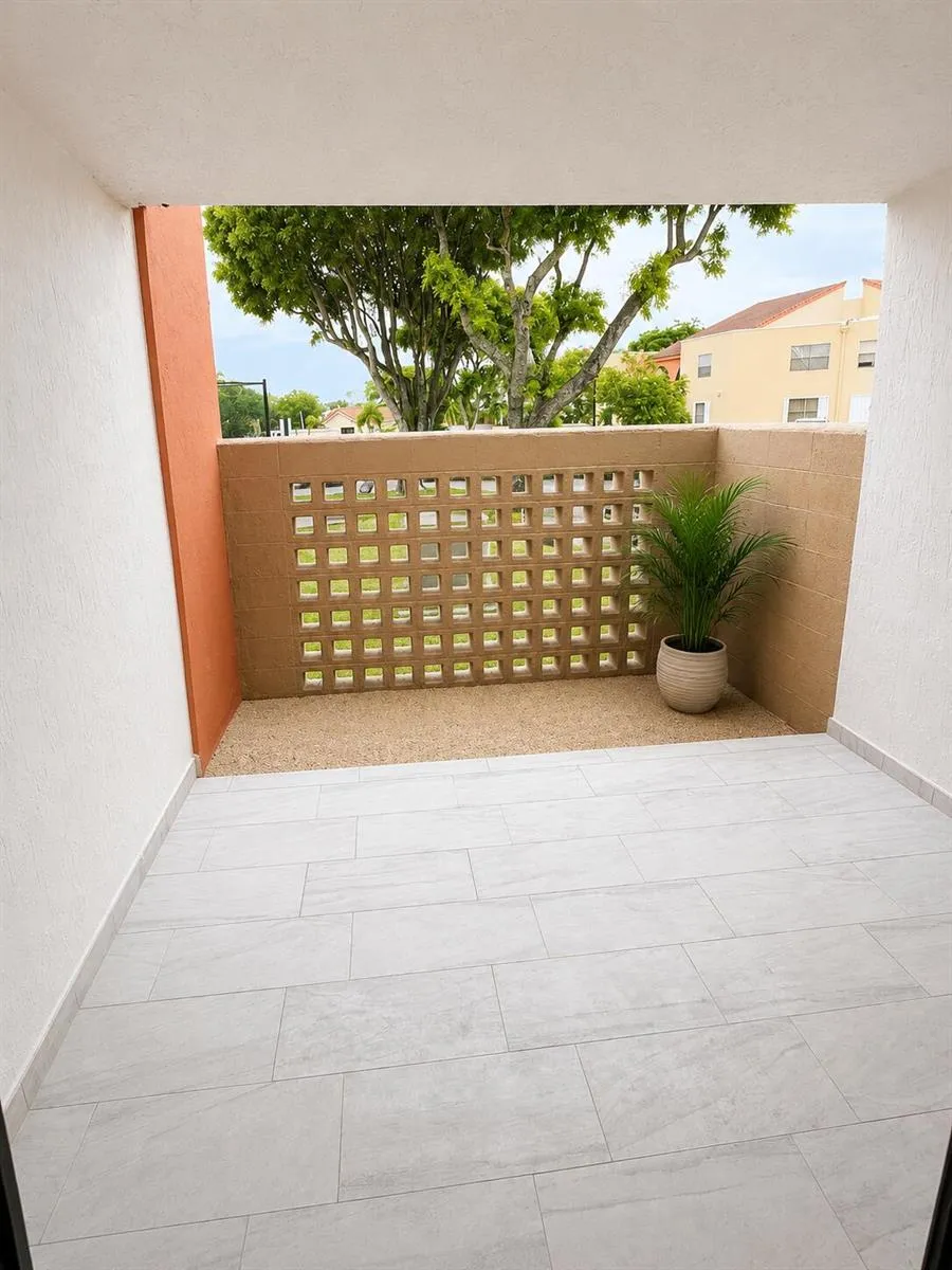 10229 NW 9th St Circle #103 Miami, FL 33172