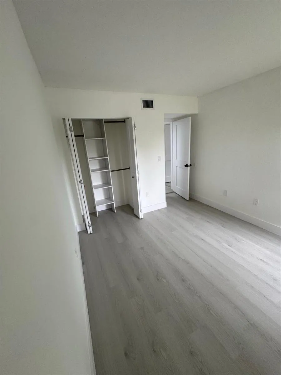 10229 NW 9th St Circle #103 Miami, FL 33172
