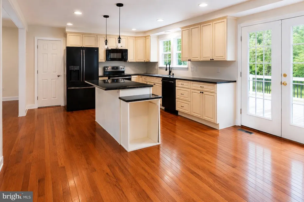 24 POINTER LANE Zion Crossroads, VA 22942