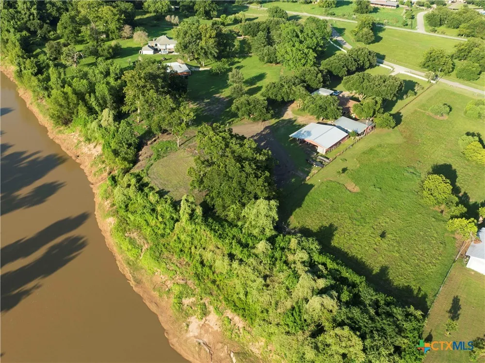 2211 Riverview Drive Richmond, TX 77469