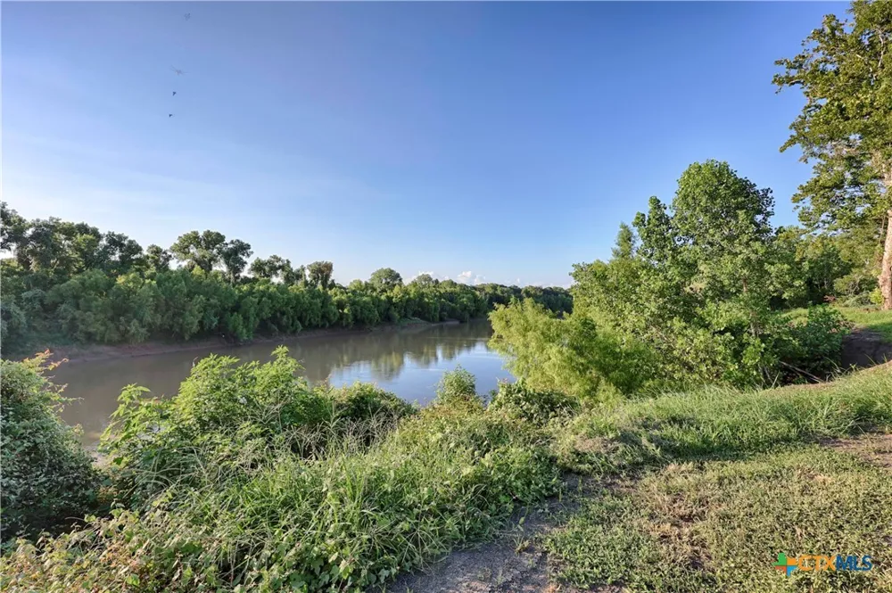 2211 Riverview Drive Richmond, TX 77469