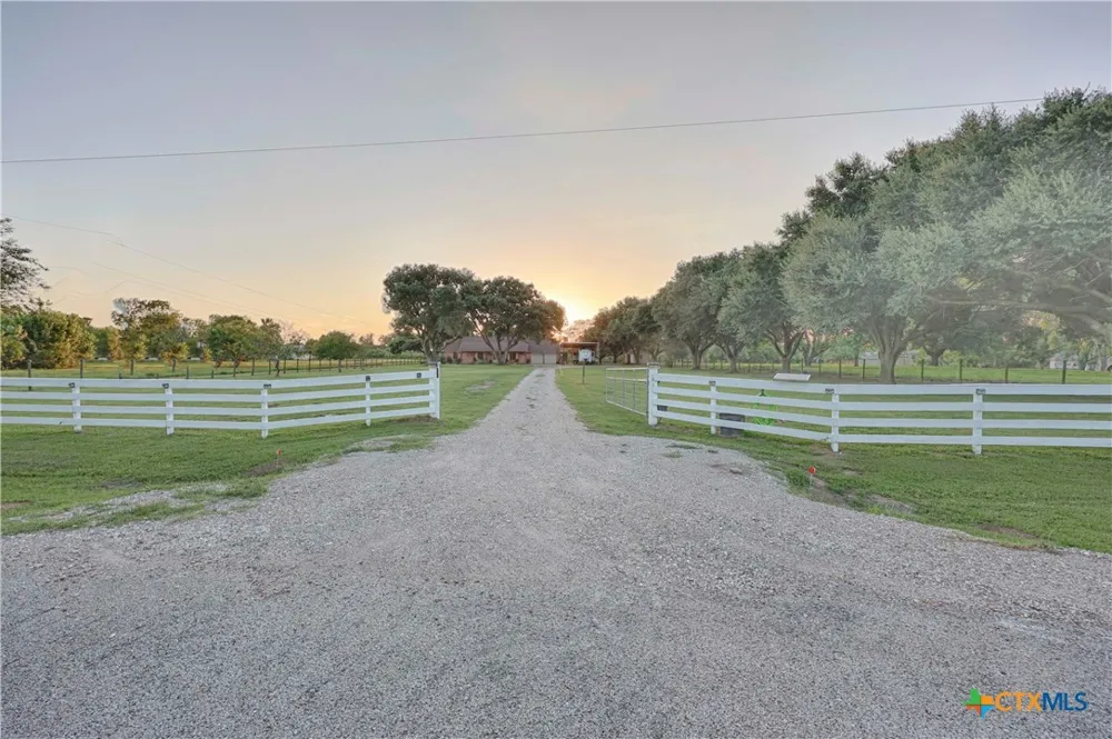 2211 Riverview Drive Richmond, TX 77469