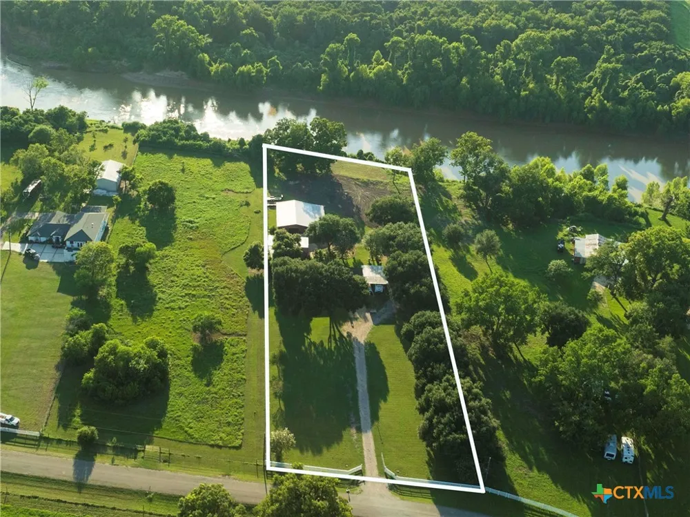 2211 Riverview Drive Richmond, TX 77469