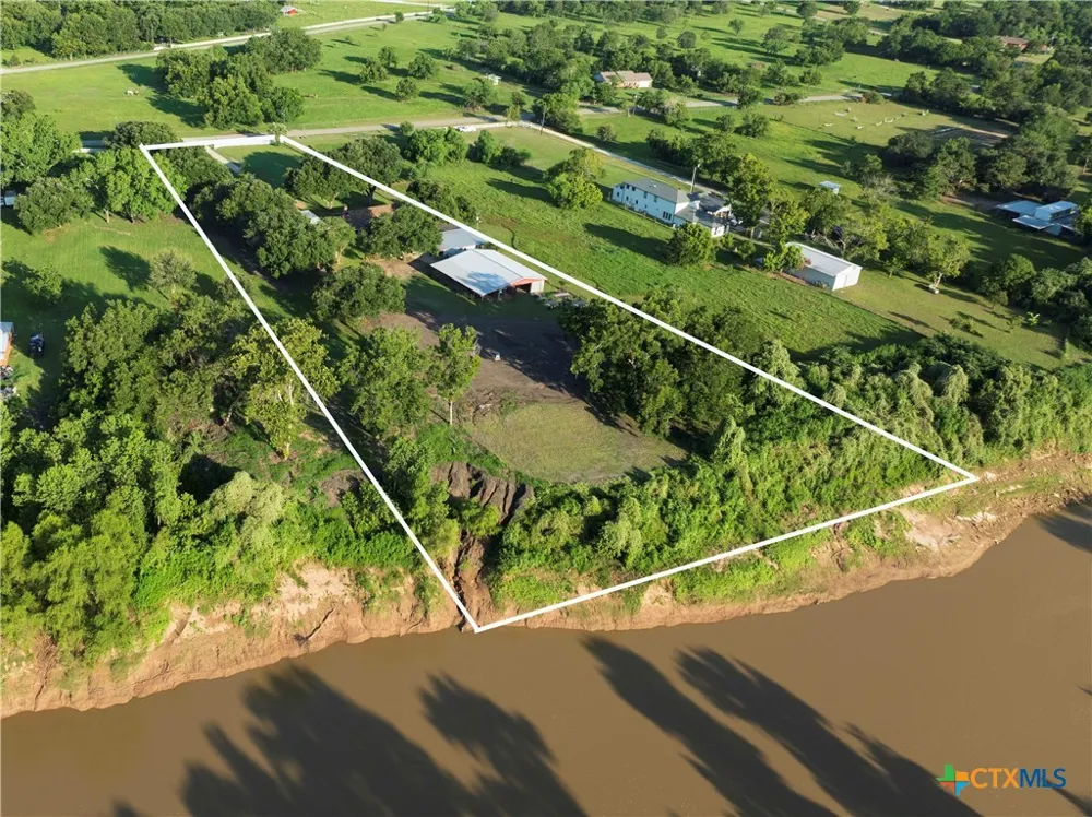 2211 Riverview Drive Richmond, TX 77469