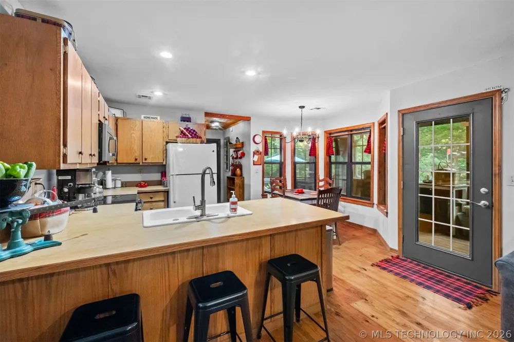 8041 Ok-10 Tahlequah, OK 74464