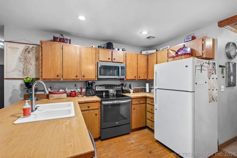 8041 Ok-10 Tahlequah, OK 74464