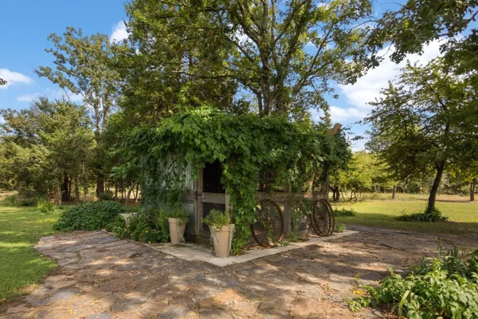 2843 Vz County Road 4702 Ben Wheeler, TX 75754
