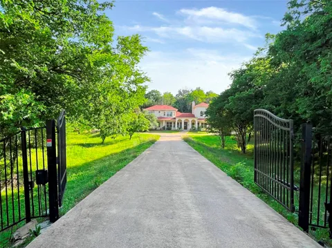 636 Duck Creek Way