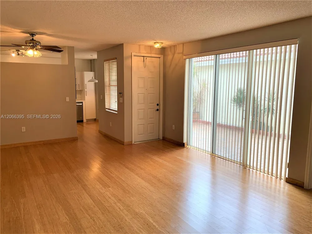 1130 Buttonwood Ln #- Hollywood, FL 33019