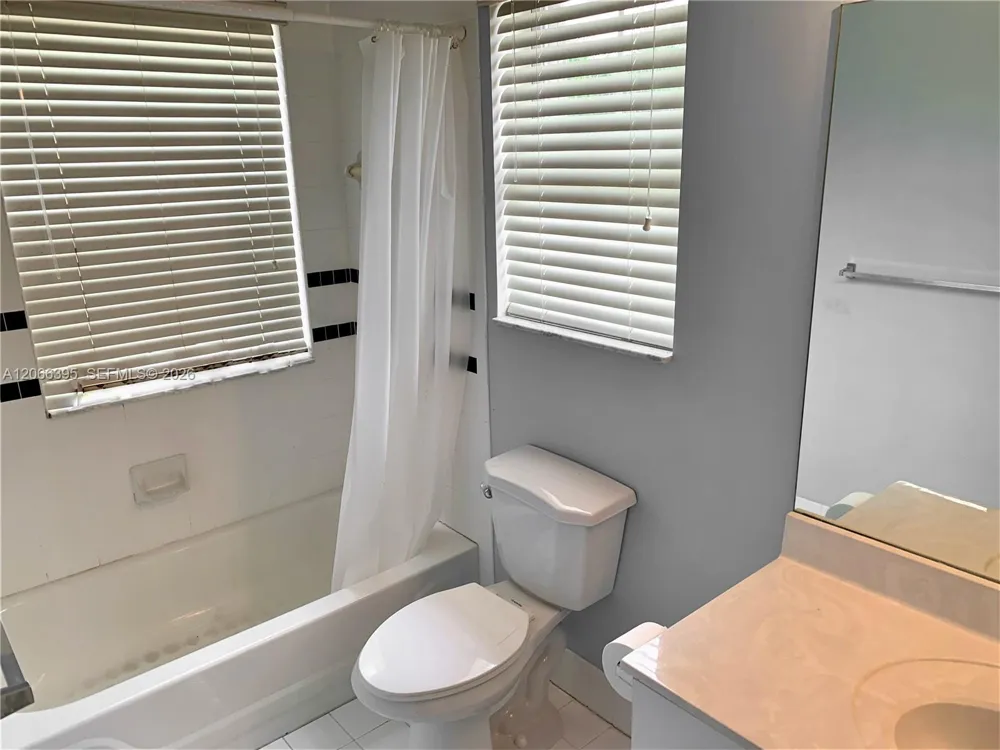1130 Buttonwood Ln #- Hollywood, FL 33019