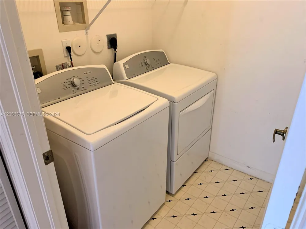 1130 Buttonwood Ln #- Hollywood, FL 33019