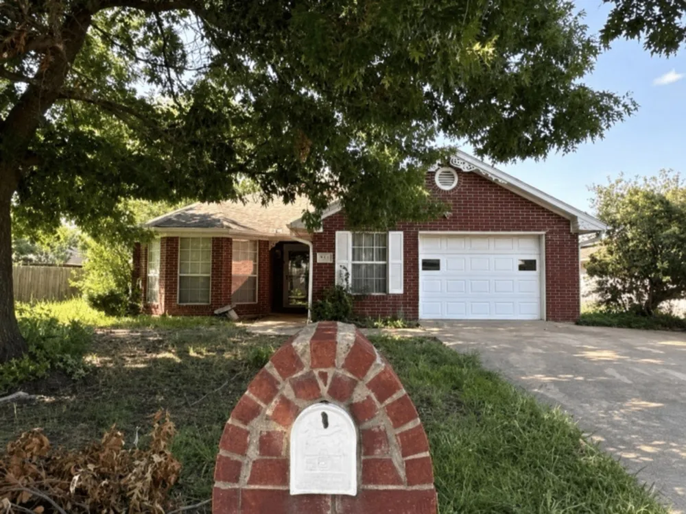 502 E College Street Leonard, TX 75452