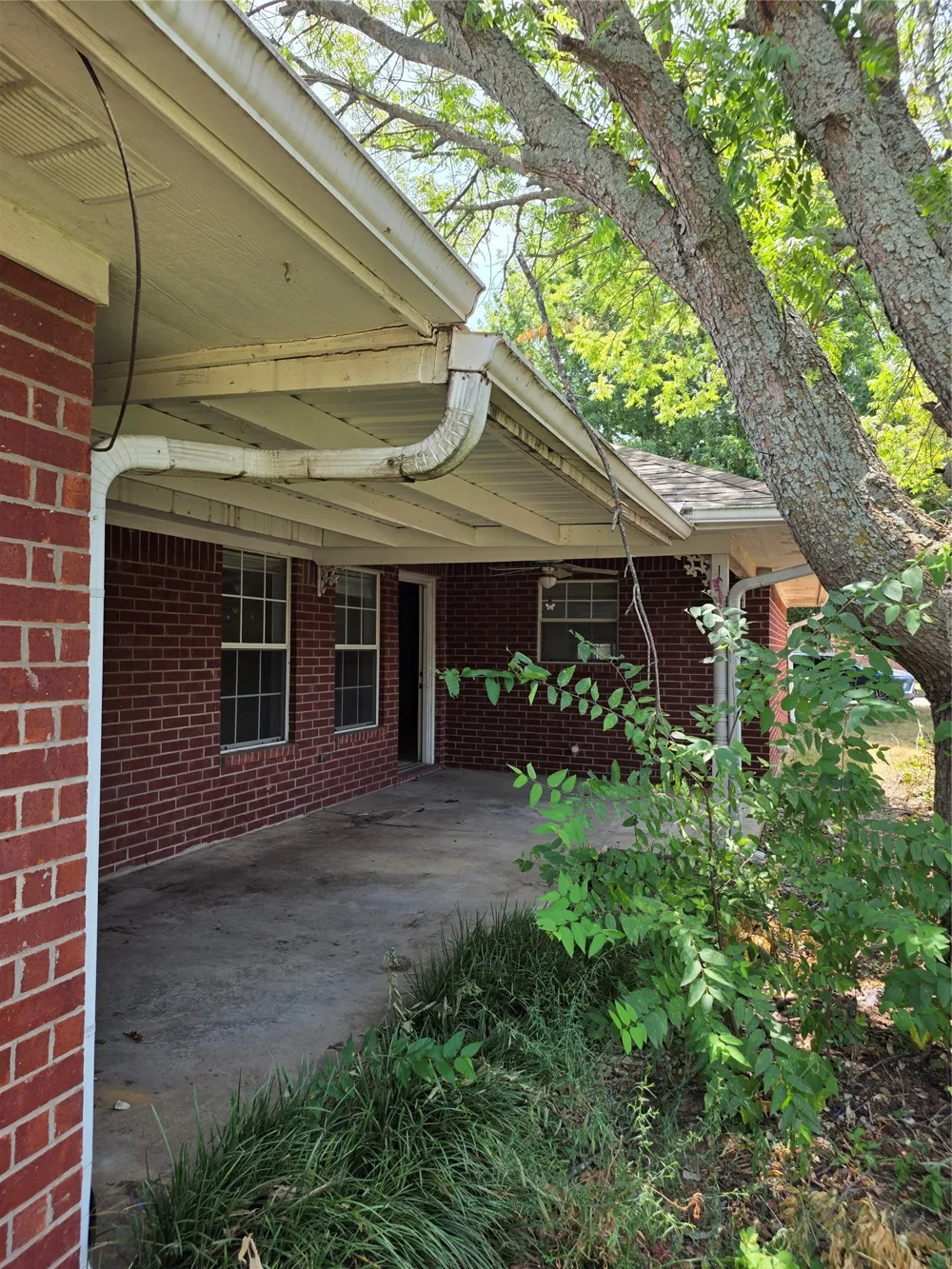 502 E College Street Leonard, TX 75452