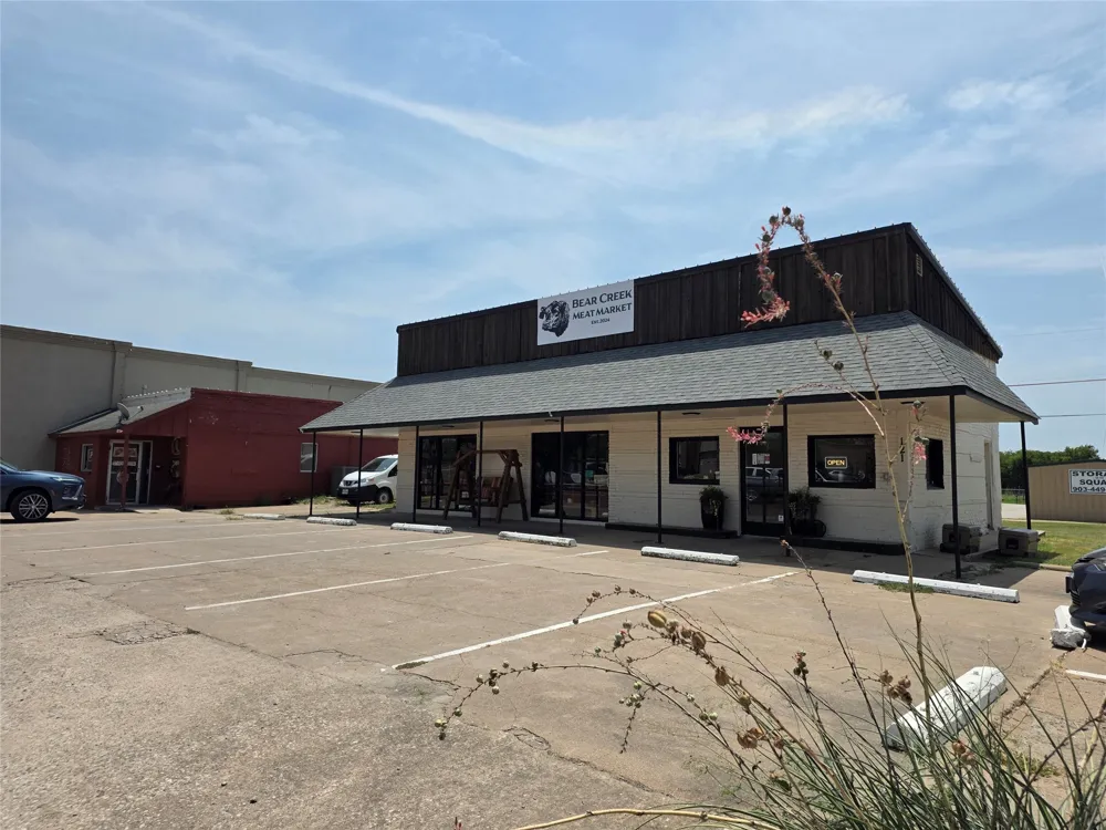 502 E College Street Leonard, TX 75452