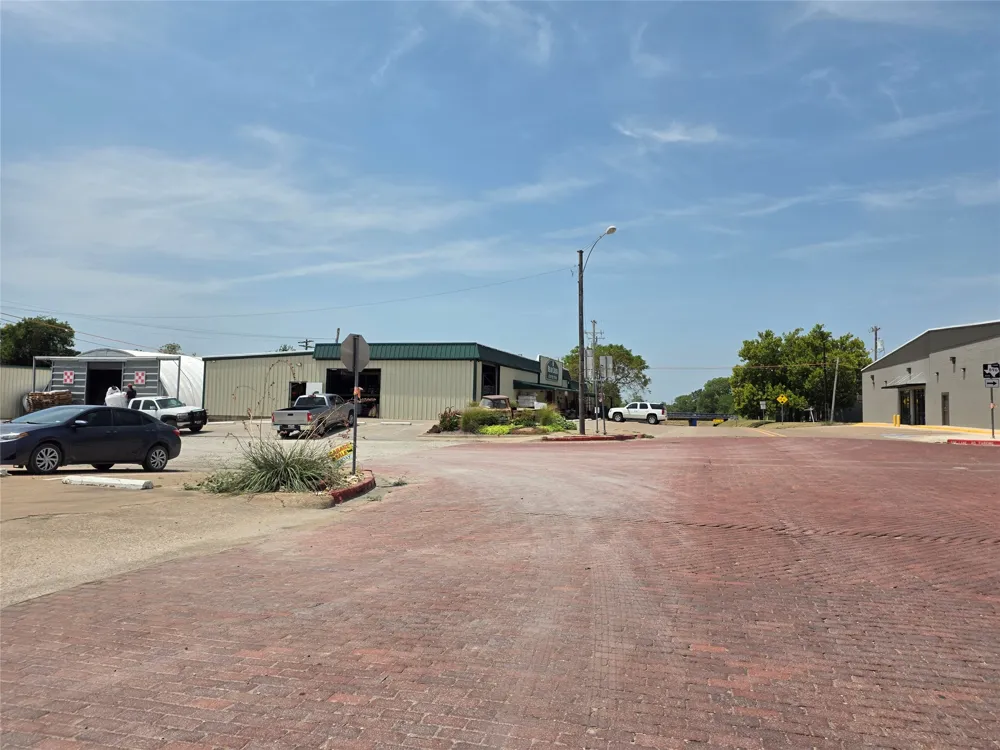 502 E College Street Leonard, TX 75452