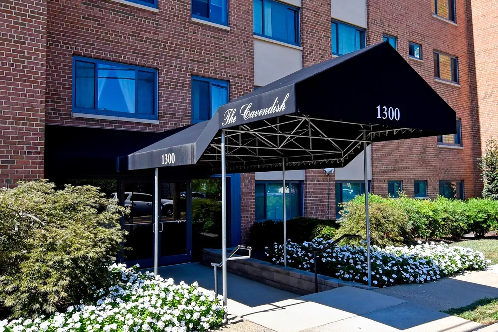 1300 S ARLINGTON RIDGE ROAD #204 Arlington, VA 22202
