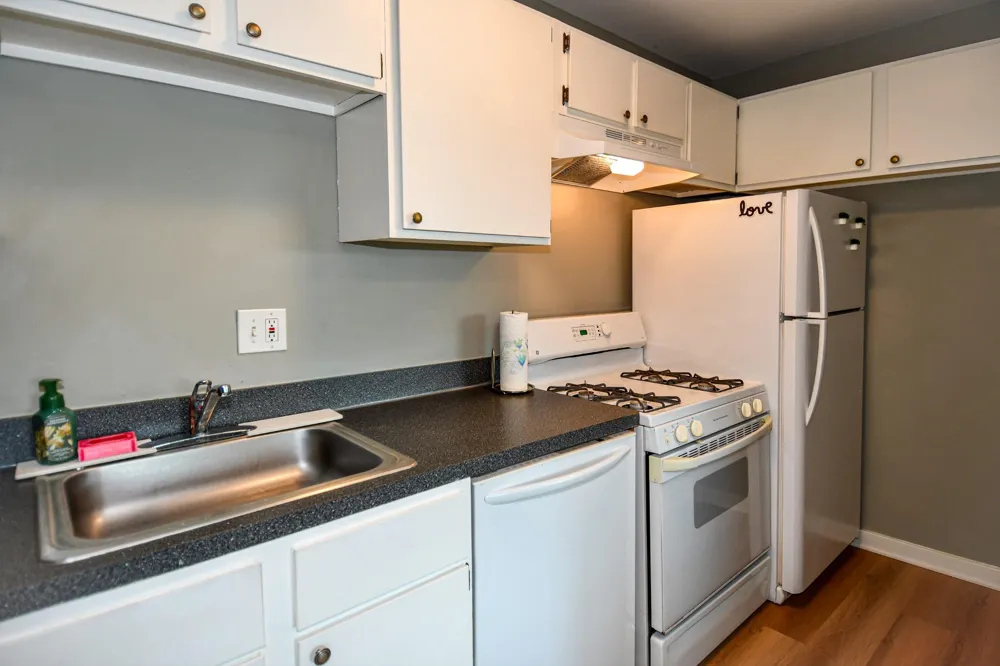 1300 S ARLINGTON RIDGE ROAD #204 Arlington, VA 22202