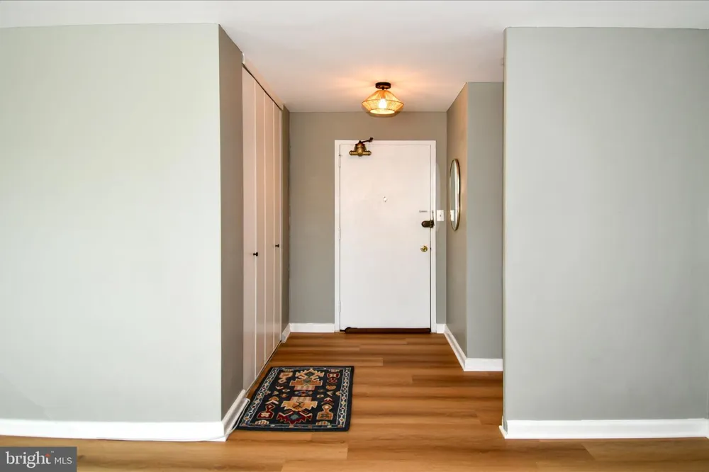 1300 S ARLINGTON RIDGE ROAD #204 Arlington, VA 22202